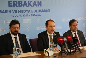 FATİH ERBAKAN: TEK ADAM REJİMİ DERKEN, YAĞMURDAN KAÇIP DOLUYA TUTULUYORSUNUZ