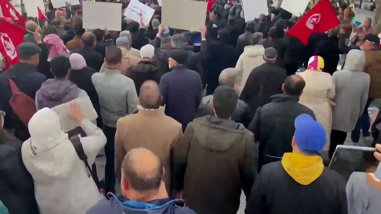 إعدام "علي أكبري" يكشف حرب الأجنحة داخل النظام الإيراني