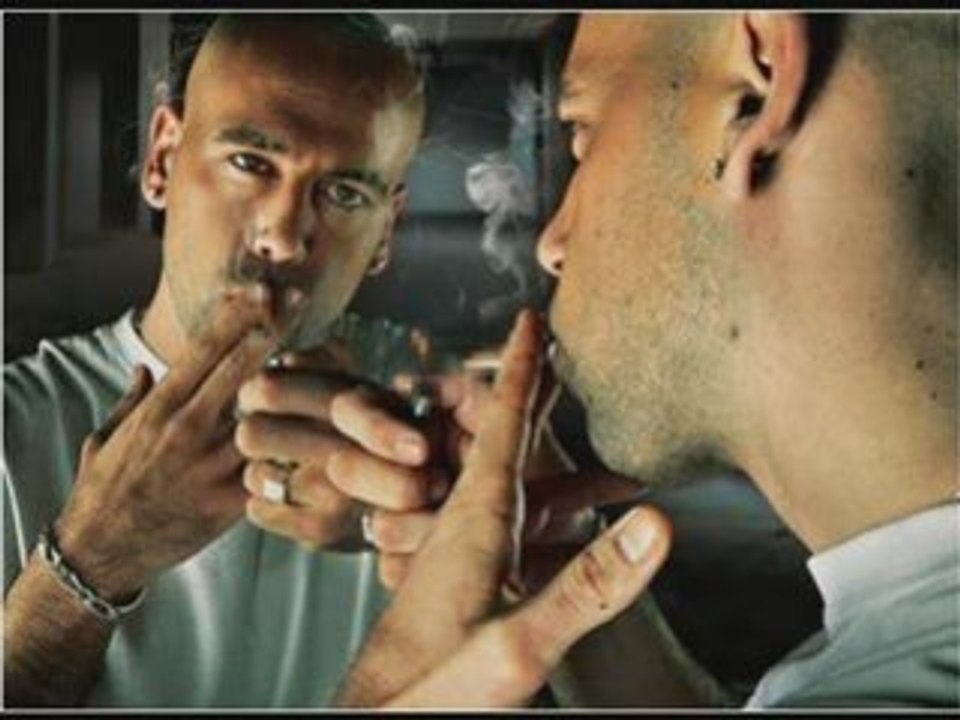 Seth gueko feat sinik " gangsta world "