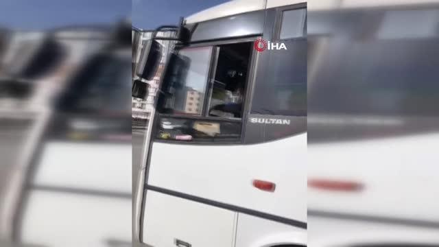 Otobüs şoförü ile kuryenin sözlü yol verme tartışması kamerada
