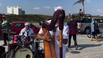 Grupo Musical  de la Marina en el Boulevard de Boca del Río