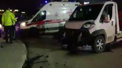 Kamyonet ile otomobilin çarpışması sonucu 2 kişi yaralandı