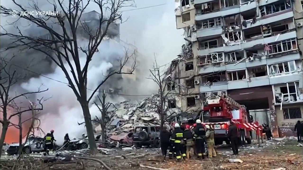 Big house in Ukrainian Dnipro is destroyed