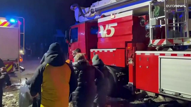 قتلى وجرحى جراء سقوط صاروخ روسي على مبنى سكني في دنيبرو الأوكرانية