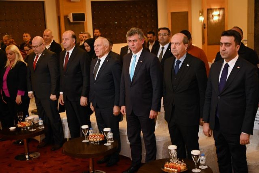 Türkiye'deki üniversitelerden mezun olan KKTC vatandaşları Lefkoşa'da buluştu