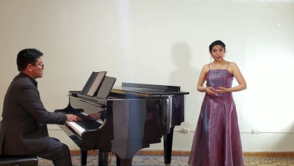 Suemy Oyola - Andrew Lloyd Webber , Pie Jesu (Application die MUK)