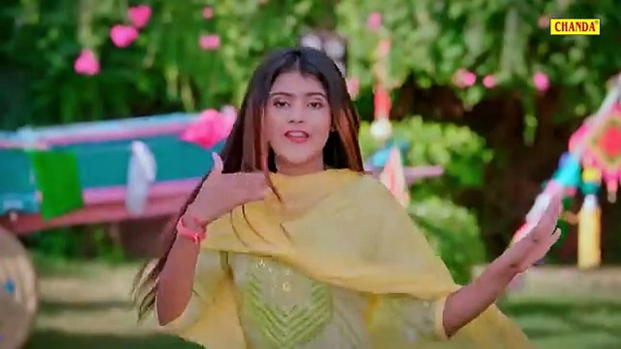 Vanshika_Hapur_वायरल_गर्ल_का_सबसे_जबरदस्त_Viral_Dance_-_लगा_सोलवा_साल_|_Vanshika_New_Viral_Song_2022(360p)
