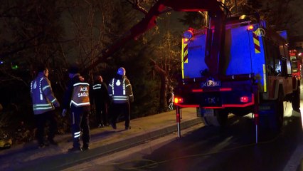 Eyüpsultan’da 10 metrelik kuyuya düşen kişi ekiplerce kurtarıldı