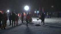 Moskova'da gece kayak yarışı