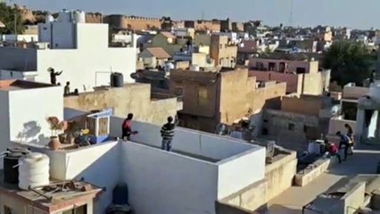 मकर संक्रांति : छतों पर शहर, खाना-पीना और सिर्फ पतंगबाजी