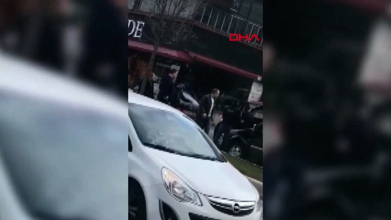 Ataşehir'de trafikte yumruklu yol verme kavgası kamerada