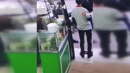 Kavgayı izlerken canından oluyordu... Üzerine gelen fayanstan böyle kurtuldu