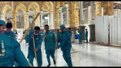 Makka Haram مشهد مؤثر ردة فعل أستر الإيطالية لحظة رؤيتها للكعبة أول مرة_