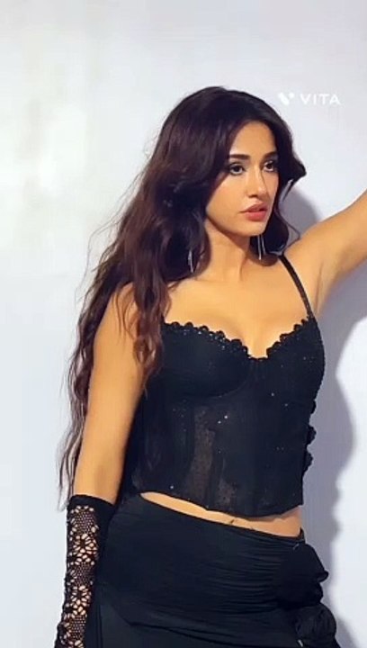 Disha Patani oozes sexiness in a black corset top and skirt