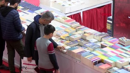 15'İNCİ ÇUKUROVA KİTAP FUARI'NA YOĞUN İLGİ