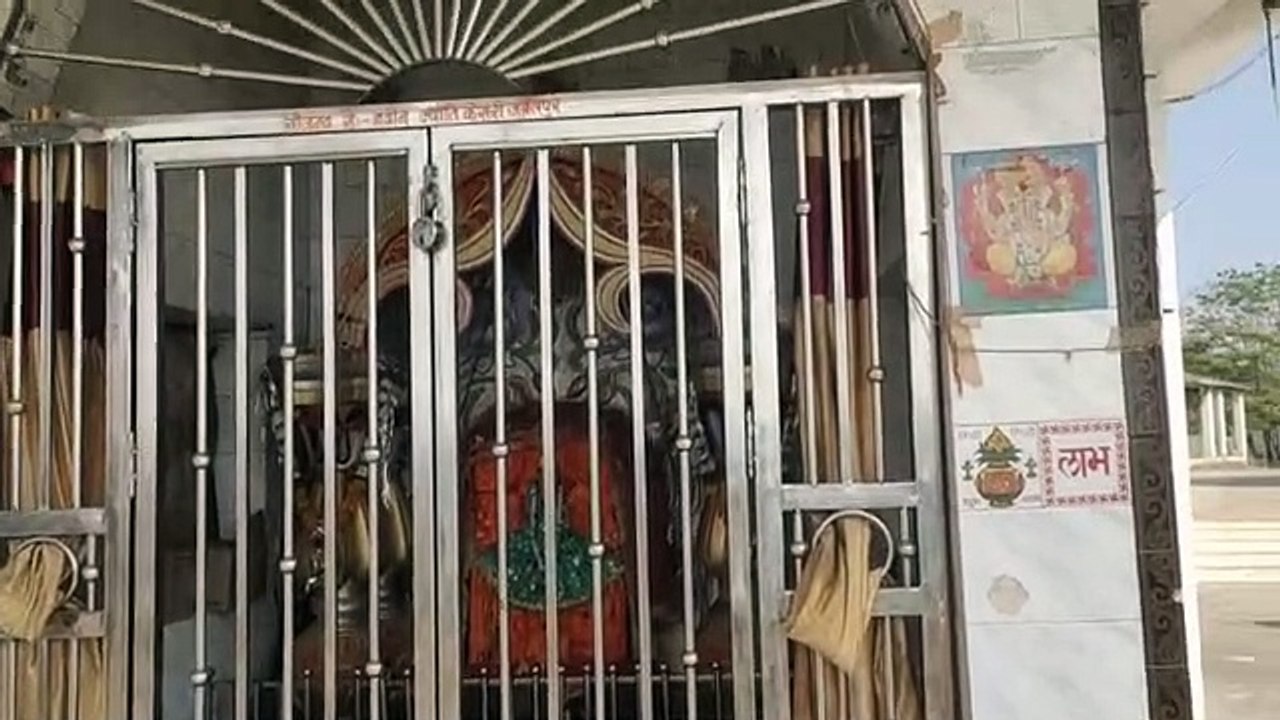 बाबा के कमरे को बंद कर मंदिर में चोरी, दान पेटी से नगदी पार
