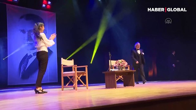 Müjdat Gezen sahneye, sahnede veda etti: Artık dinlenme zamanı