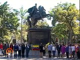 Docentes venezolanos celebran el Día del Maestro con honores al Padre de la Patria Simón Bolívar