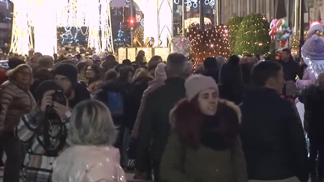 Vigo se despide con pena de sus luces navideñas tras casi dos meses