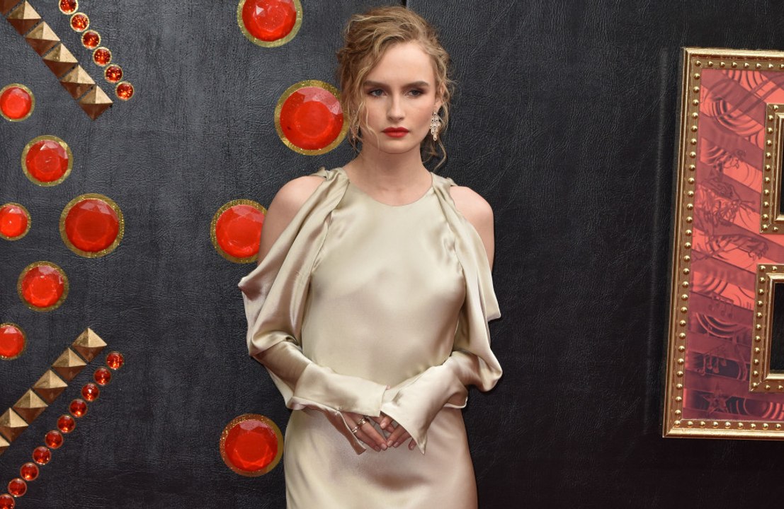 Olivia DeJonge and La Toya Jackson pay tribute to Lisa Marie Presley