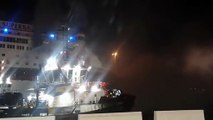L'incendio al porto di Palermo: dopo un giorno intero la nave continua a bruciare
