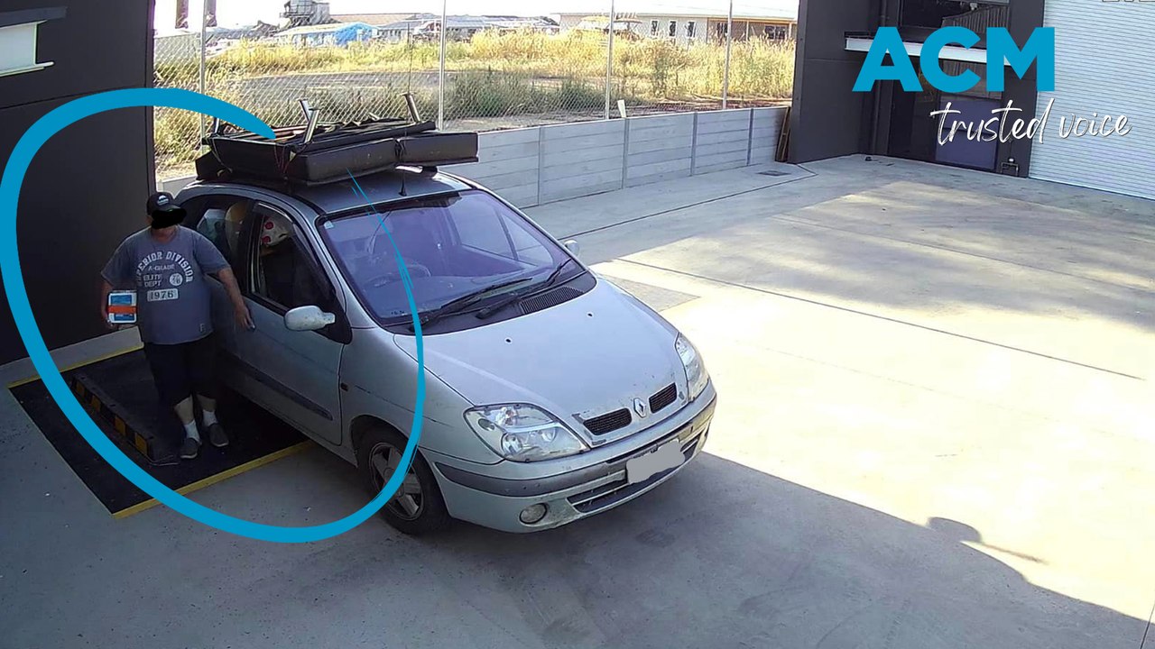 Grant Higginson confronts alleged Wagga parcel thief