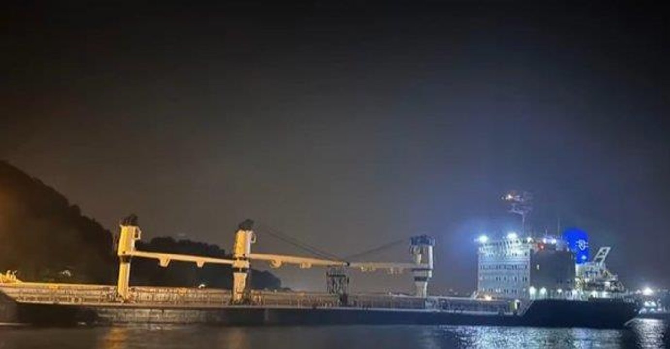 Son Dakika! Ukrayna'dan İstanbul'a gelen yük gemisi Boğaz'da karaya oturdu, deniz trafiği askıya alındı