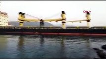 Yük gemisi İstanbul Boğazı'nda karaya oturdu, gemi trafiği askıya alındı