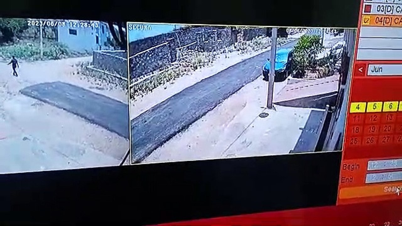 Thieves broke locks of five houses in Lakecity,...