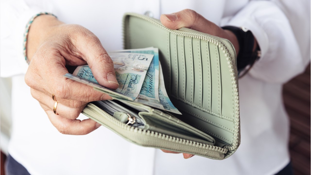 Thousands claiming housing benefits warned of major change in payments