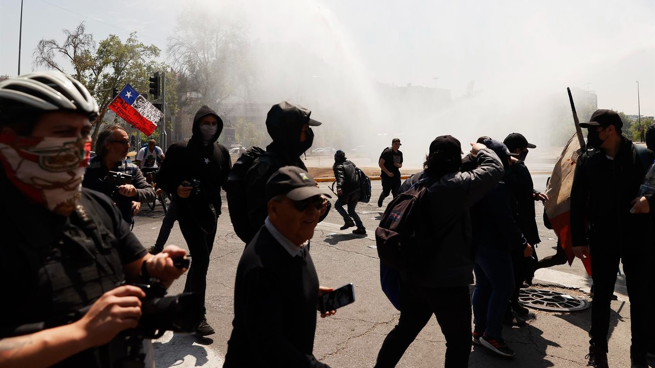 “Chile no ha tenido la voluntad política de cumplir sus obligaciones”: Amnistía Internacional sobre violaciones de Derechos Humanos en el país