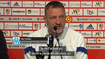 38e j. - Tudor absent de la conférence, son adjoint le remplace : “On m’a juste dit de venir ici”