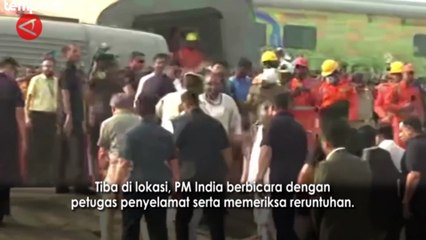 PM Modi Meninjau Lokasi Kecelakaan Kereta Tragis di India