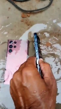 Samsung Galaxy s22 ultra vs iPhone 14 pro max Under water test