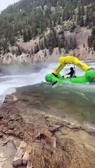 Des radeaux gonflables subissent des tests de sécurité aux chutes Kootenai