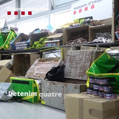 Los Mossos d'Esquadra detienen a cuatro personas en Barcelona por elaboración y tenencia de 66.000 golosinas y chocolatinas con cannabis