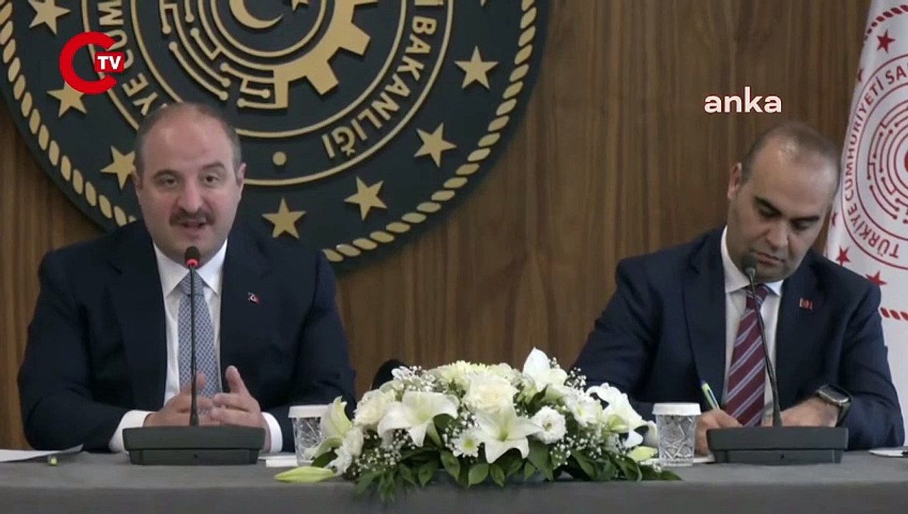 Sanayi ve Teknoloji Bakanlığı'nda devir teslim: Mehmet Fatih Kacır, görevi Mustafa Varank'tan devraldı