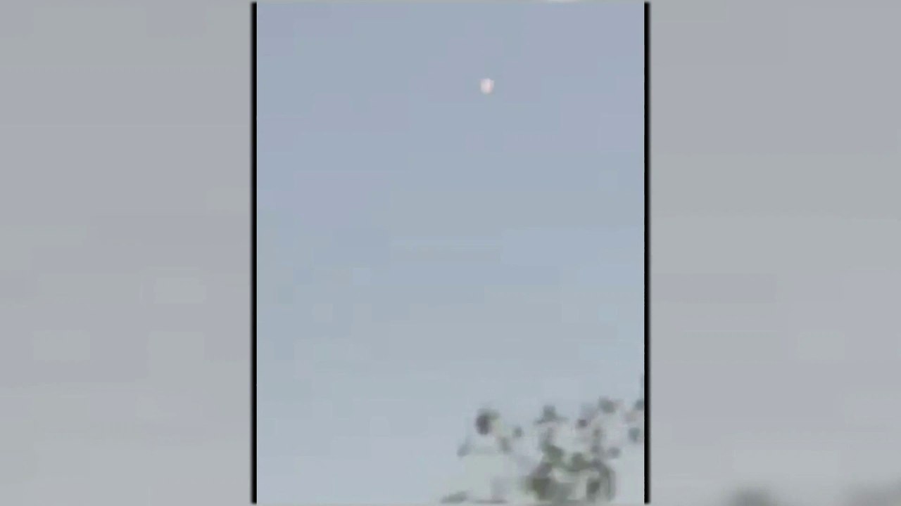 الدعم السريع: إسقاط طائرة حربية تابعة للجيش السوداني خلال هجوم على أحد تمركزاتنا في الخرطوم.. ومقتل عدد من جنودنا #السودان  #العربية