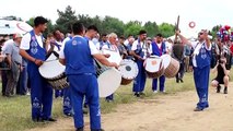 Büyükmandıra'da 98. Kavasoğlu ve Şamdancıbaşı İbrahim Yağlı Pehlivan Güreşleri At Yarışıyla Başladı