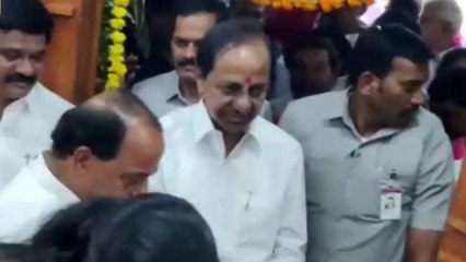 జిల్లాలో గాలి దుమారం.. ఐకే రెడ్డి ఇంట్లో కేసీఆర్