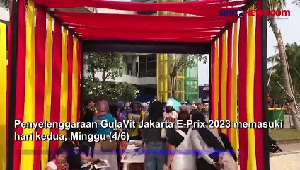 Wanita Cantik Minati Fasilitas Face Painting di GulaVit Jakarta E-Prix 2023