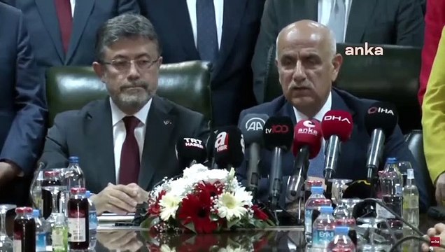 Tarım ve Orman Bakanı İbrahim Yumaklı, görevi Vahit Kirişci'den devraldı