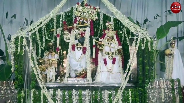 ज्येष्ठ पूर्णिमा पर ठाकुरजी ने की नौका में जलयात्रा