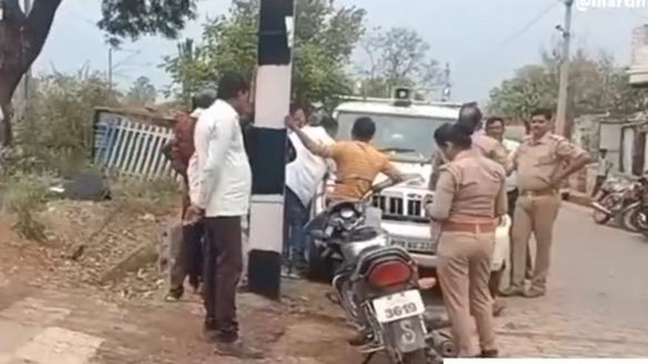 चित्रकूट: रेलवे ट्रैक पार करते समय ट्रेन की चपेट में आईं बुजुर्ग महिला, शरीर हुआ टुकड़े-टुकड़े