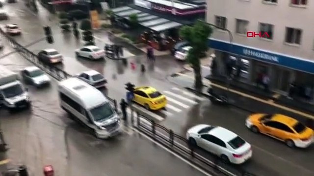 Amasya'da Sağanak Yağış Ana Caddeleri Sular Altında Bıraktı