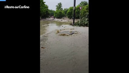 Temporale a Forl?, fogne in tilt: il video