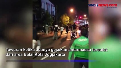 下载视频: Tawuran Pecah di Kota Jogjakarta, Sejumlah Jalan Ditutup