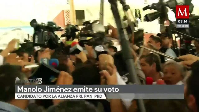 Manolo Jiménez, candidato de la coalición PRI-PAN-PRD, vota en Saltillo