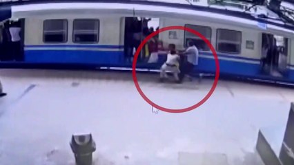 RPF Constable Saves Women Life at Local Train in Hyderabad