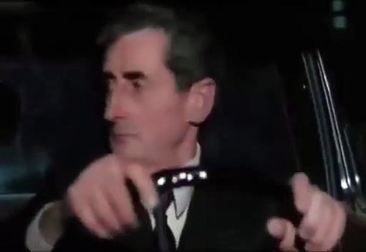 Lino Banfi - Questa é la casa di Lagrasta...un corno la sovrasta - scene migliori da ridere film spaghetti a mezzanotte con Barbara Bouchet